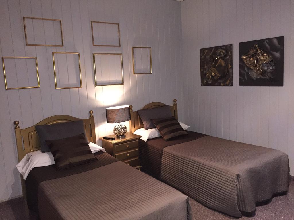 Hostal Sant Marti Puig-reig Rom bilde