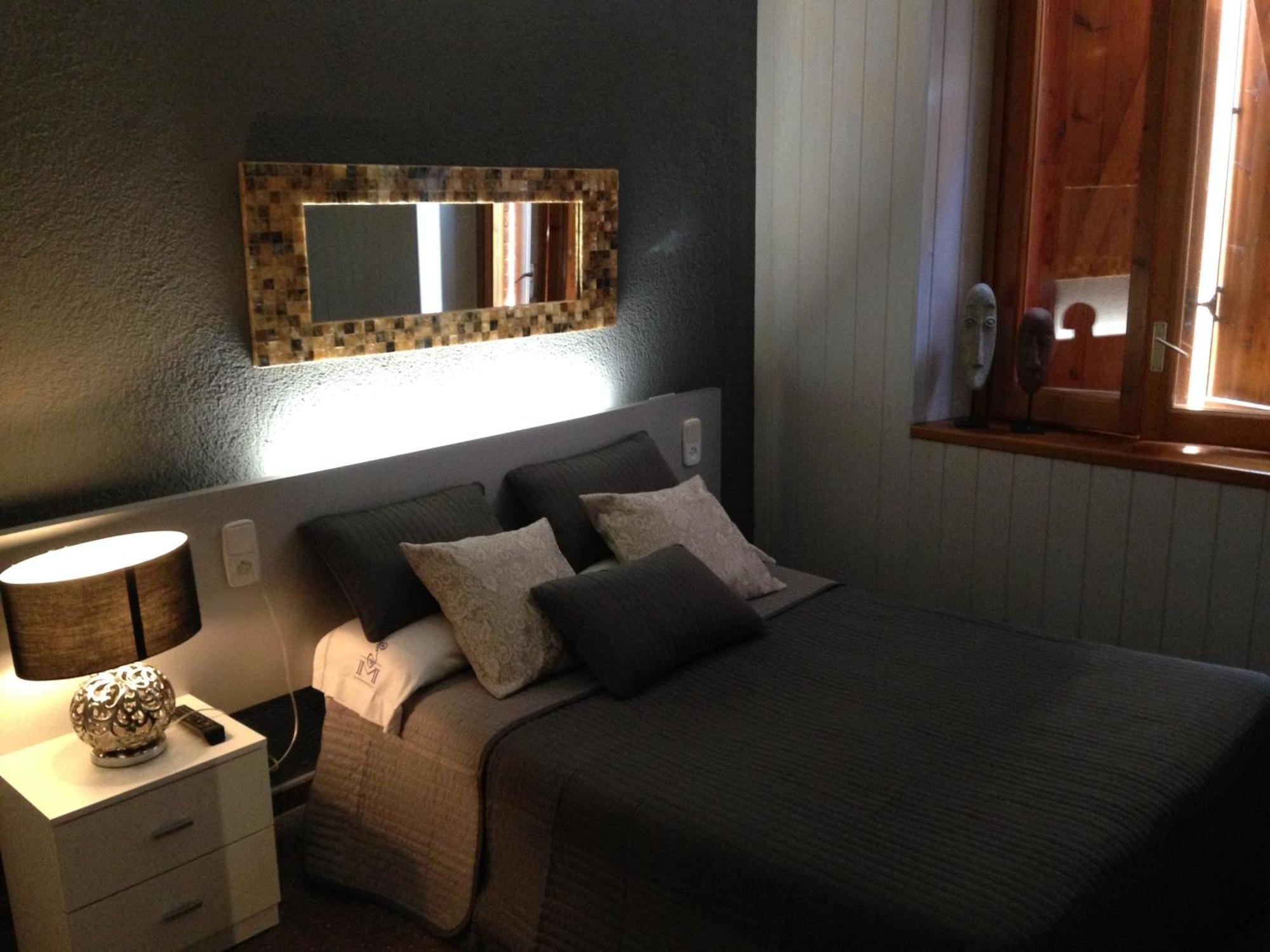Hostal Sant Marti Puig-reig Rom bilde