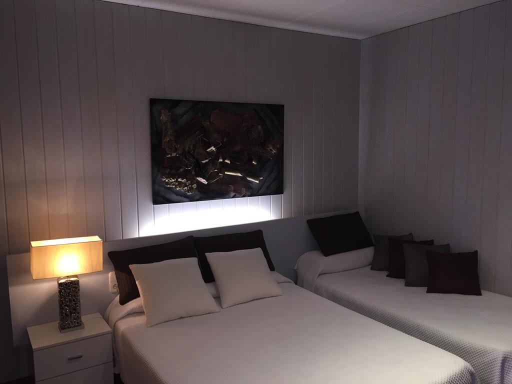 Hostal Sant Marti Puig-reig Rom bilde